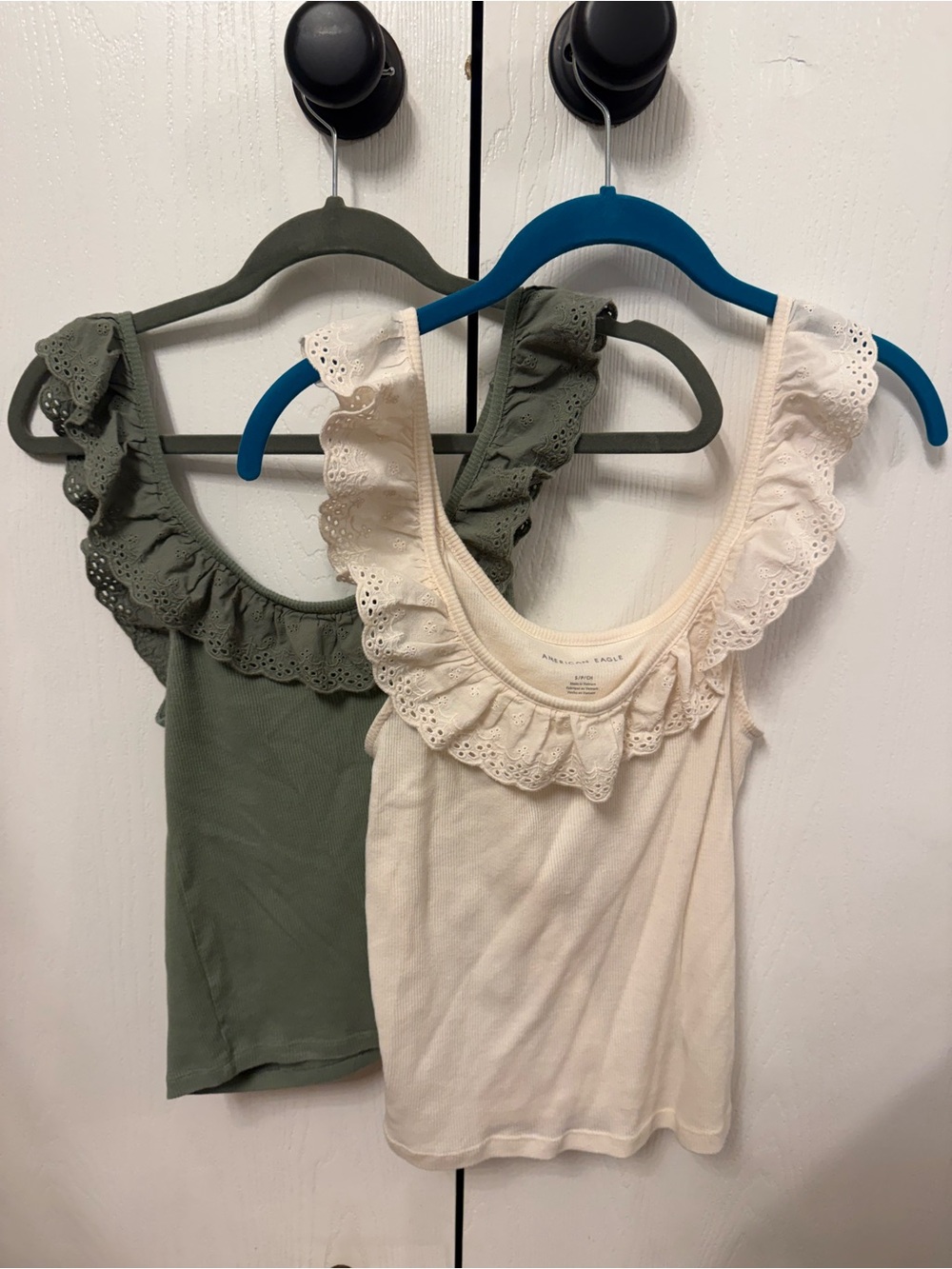 AE Eyelet Ruffle Tank Top - Cream & Olive